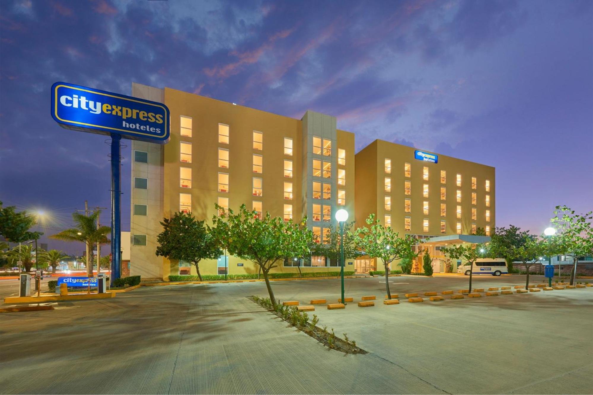 City Express By Marriott Irapuato Norte Zewnętrze zdjęcie